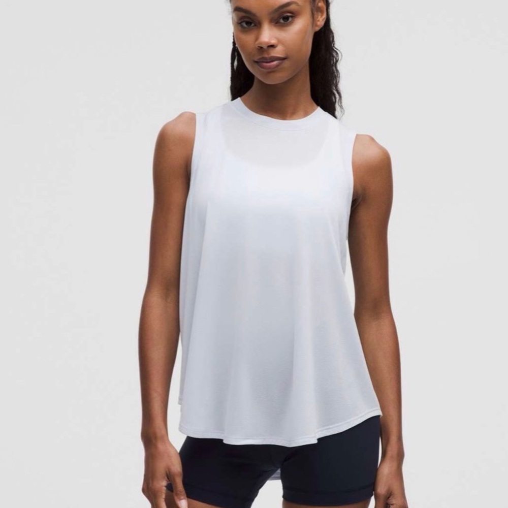 Lululemon Lightweight Split-Back
Training Tank To… - image 1